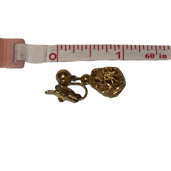 Vintage filigree, gold town drop dangle clip on earrings estate jewelry - Picture 9 of 10